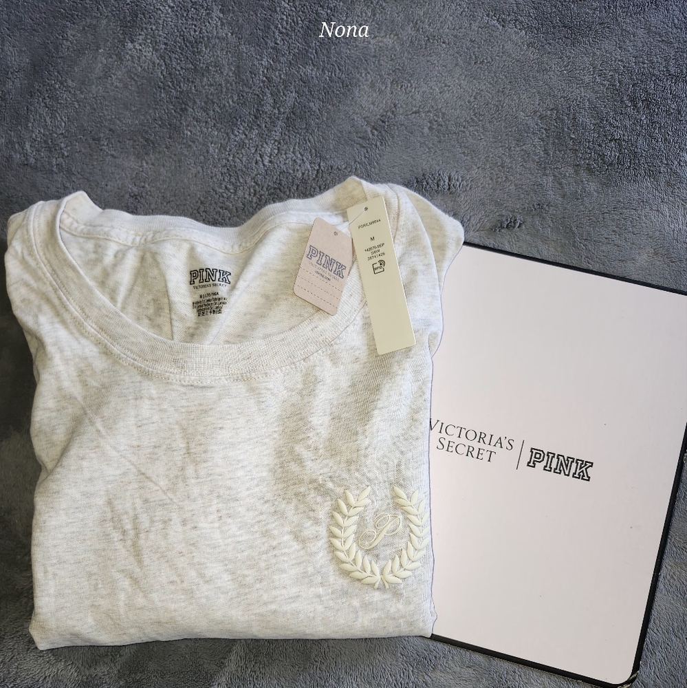 Victoria's Secret PINK Tee size Medium NWT